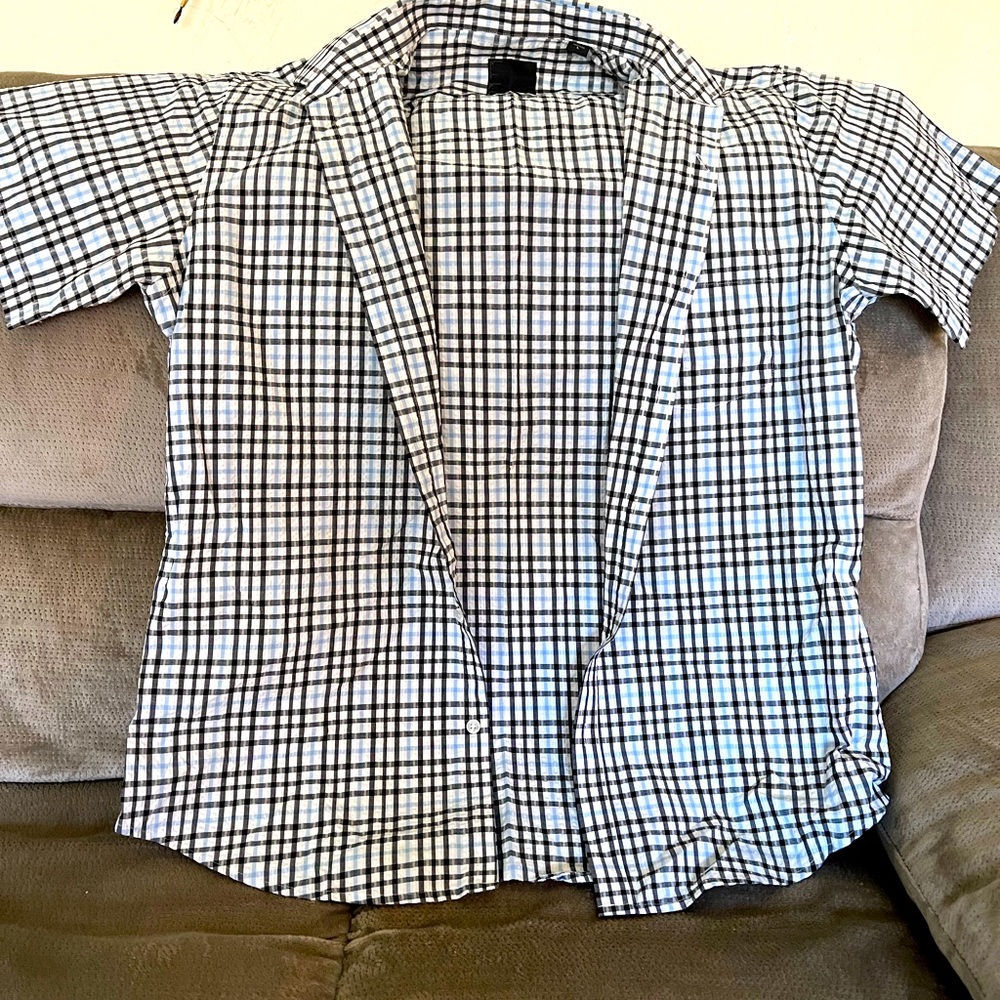 Nicole Miller; Men’s Large